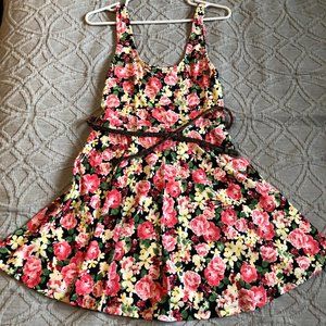 Forever 21, M Floral dress with woven belt